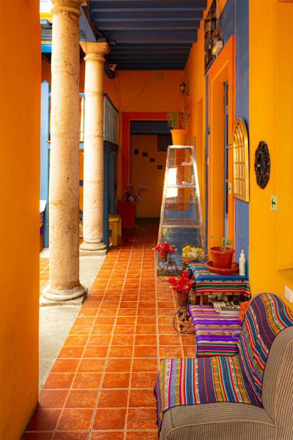 Hostal Cafe Tiana Latacunga Exterior photo
